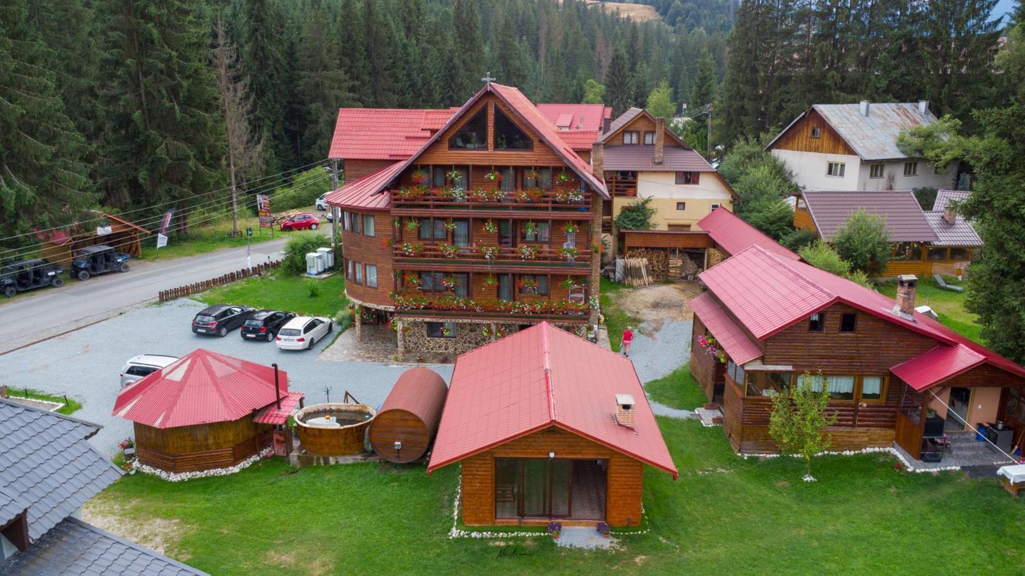 Hotel Casa Binu Arieşeni Exterior foto